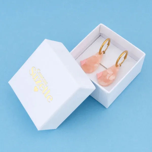 boucles_doreilles_sein__b_SKU1ec7f60144245fba6525e63efbf57541_2.webp Boucles D'Oreilles Sein - Blanc-Coucou Suzette Clearance