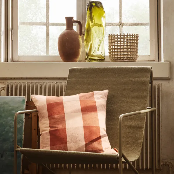 coussin_grand_a_carreaux__SKU26939f01aa72e149c164b1214a2a9f6e_1.webp Coussin Grand A Carreaux En Lin Et Coton-Ferm Living