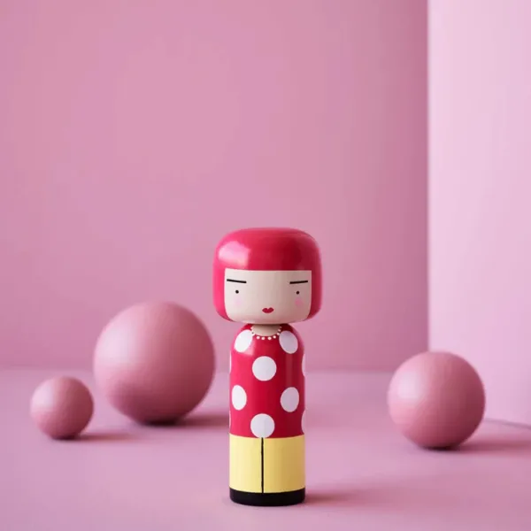 figurine_en_bois_kokeshi__SKU1a85f1a59e4a4678ea1a58f64ffb4e73_4.webp Figurine En Bois Kokeshi Sketch.Inc Dot-Lucie Kaas Discount