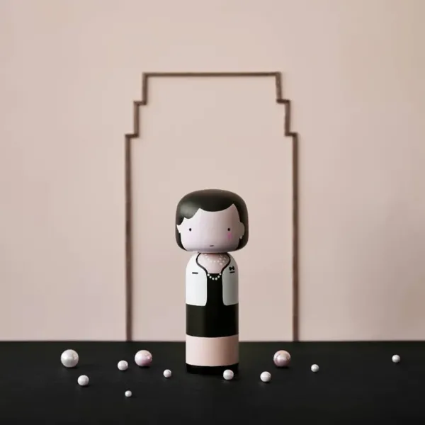 figurine_en_bois_kokeshi__SKUeff0d251f7c3ab90c5fb9e7baff6035f_3.webp Figurine En Bois Kokeshi Sketch.Inc Coco-Lucie Kaas Outlet