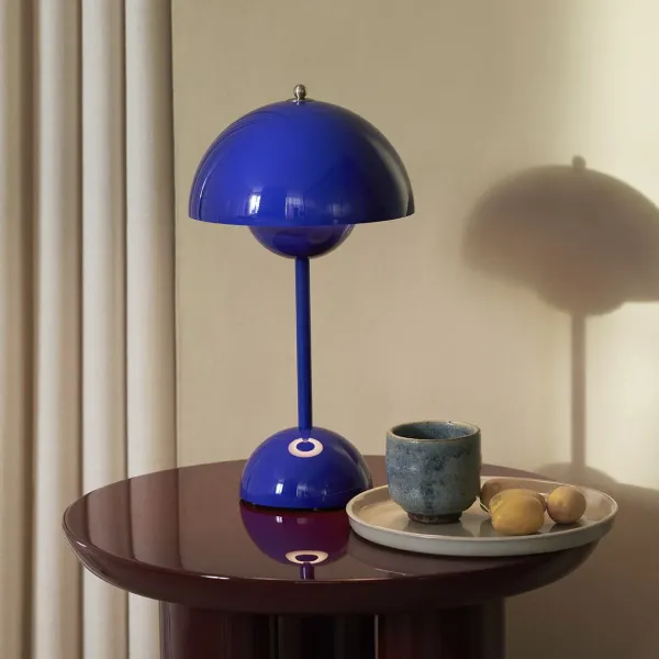 lampe_a_poser_flowerpot_v_SKU6f6dc546b8e72a46a037b9f350fb4f27_1.webp Lampe A Poser Flowerpot Vp9 Sans Fil - Bleu Cobalt-And Tradition Clearance