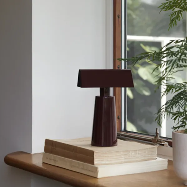 lampe_de_table_caret_mf_h_SKU5c3ac87588fe210b306f02f4a2e02393_4.webp Lampe De Table Caret Mf1 H 22Cm - Bordeaux Fonce-And Tradition Clearance